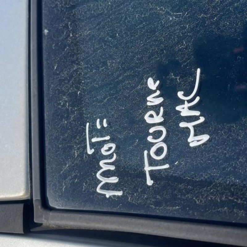 Malle/Hayon arriere FORD FUSION Photo n°14