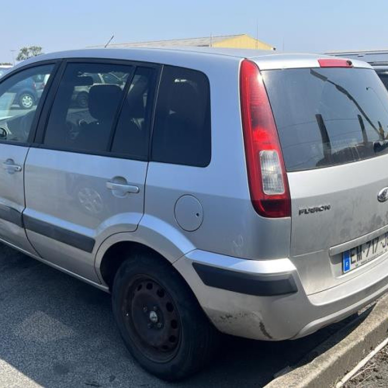 Malle/Hayon arriere FORD FUSION Photo n°15