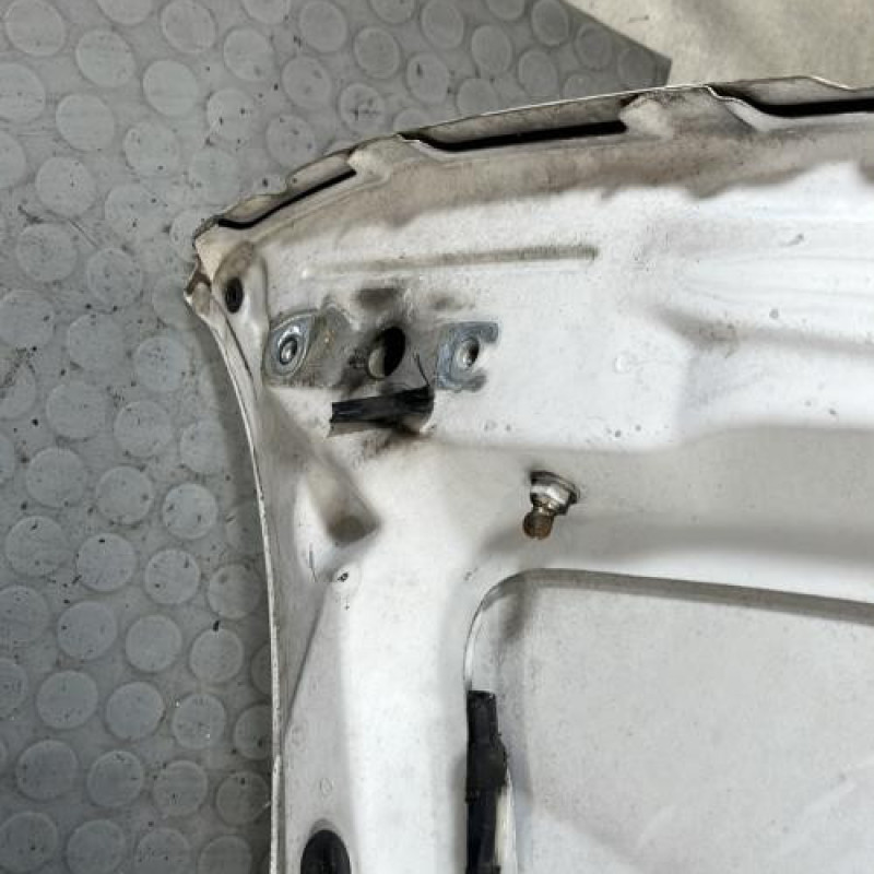 Capot BMW SERIE 1 E87 Photo n°9