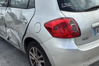 Bouton de coffre TOYOTA AURIS 1