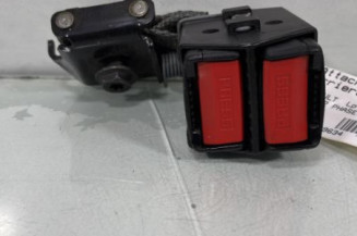 Attache ceinture arriere droit RENAULT CLIO 2 Photo n°1