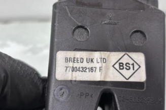 Attache ceinture arriere droit RENAULT CLIO 2