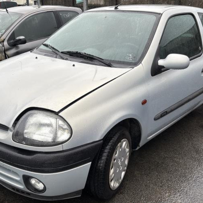 Attache ceinture arriere droit RENAULT CLIO 2 Photo n°6