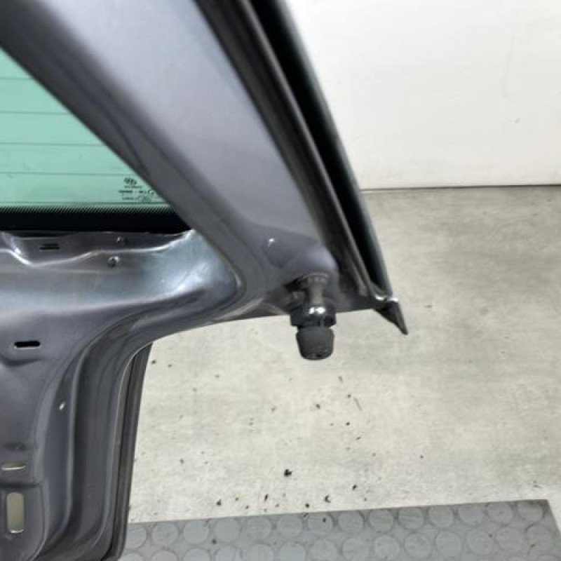 Malle/Hayon arriere VOLKSWAGEN POLO 4 Photo n°9