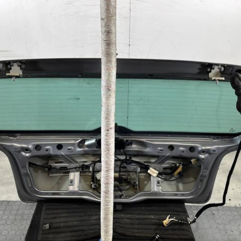 Malle/Hayon arriere VOLKSWAGEN POLO 4 Photo n°12