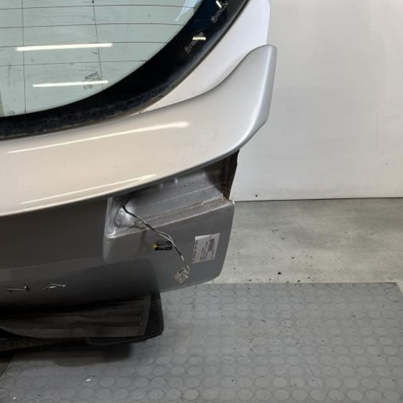 Malle/Hayon arriere RENAULT LAGUNA 3 Photo n°7