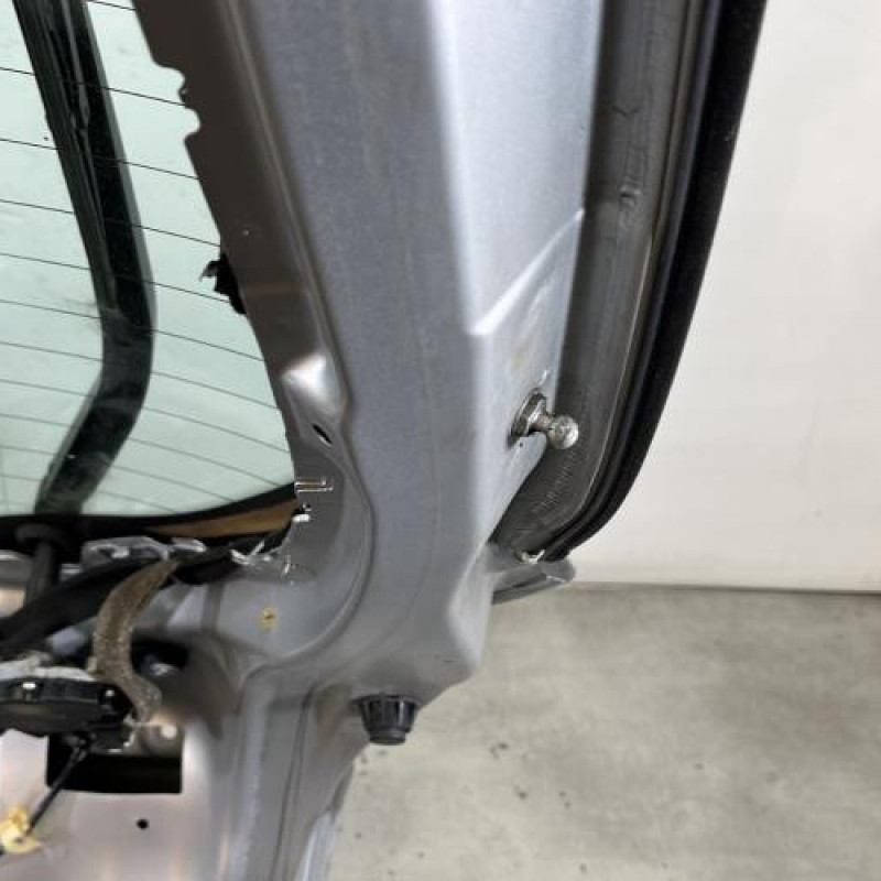 Malle/Hayon arriere RENAULT LAGUNA 3 Photo n°10