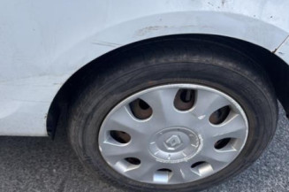 Pare boue avant gauche RENAULT CLIO 3