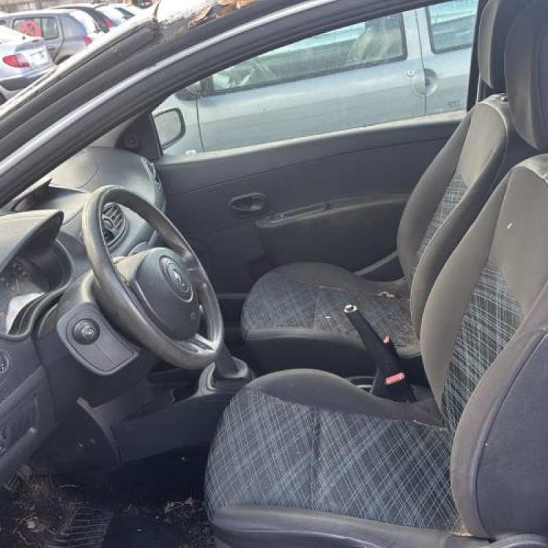 Pare boue avant gauche RENAULT CLIO 3 Photo n°20