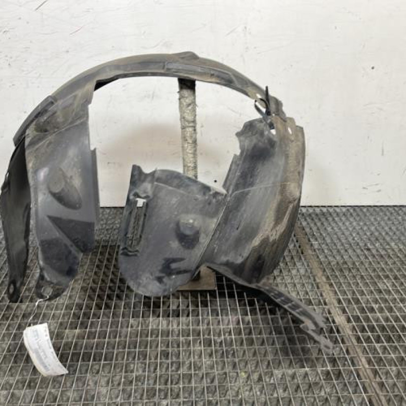 Pare boue avant gauche RENAULT CLIO 2 Photo n°1