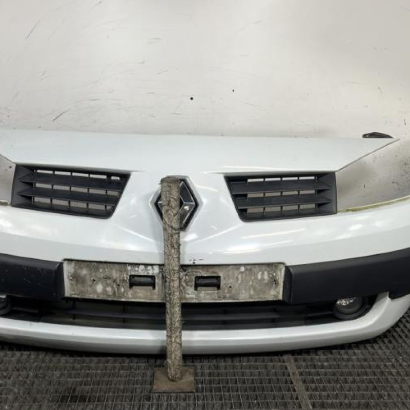 Pare choc avant RENAULT MEGANE 2 Photo n°1