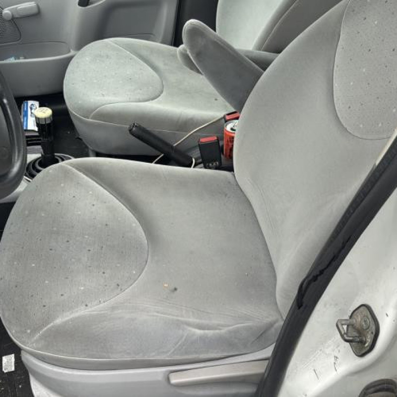 Pare choc avant CITROEN C3 1 Photo n°16