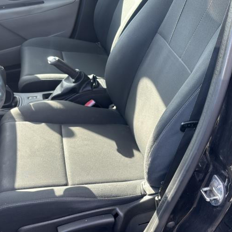 Pretensionneur de ceinture avant droit RENAULT MEGANE 3 Photo n°15