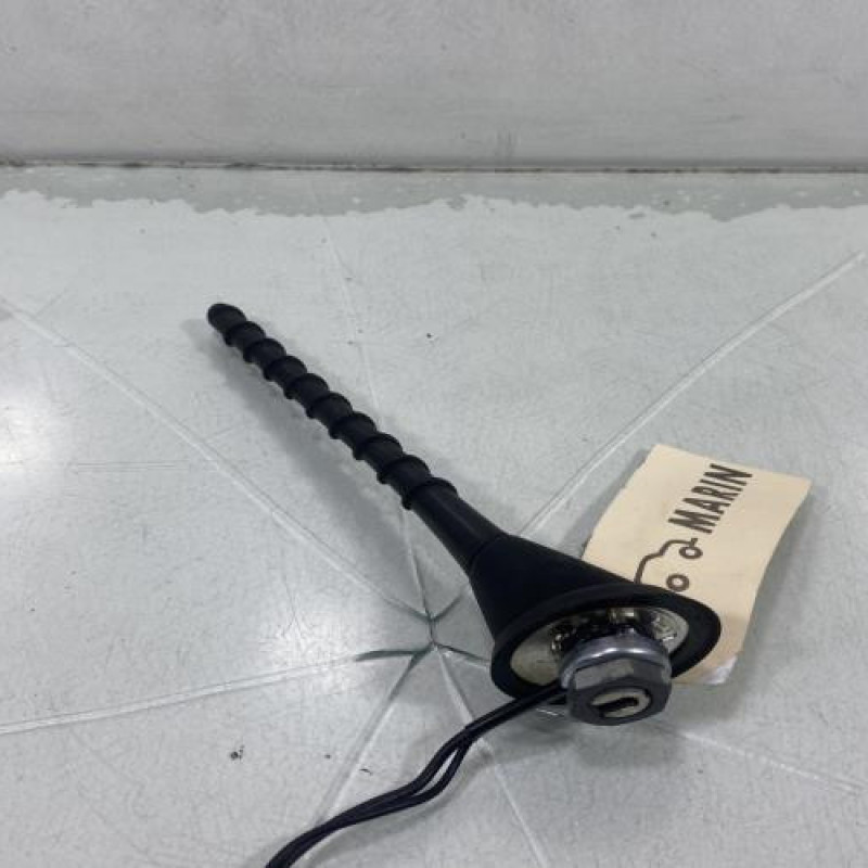 Antenne TOYOTA YARIS 2 Photo n°3