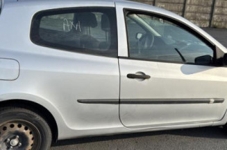 Pretensionneur de ceinture avant droit RENAULT CLIO 3