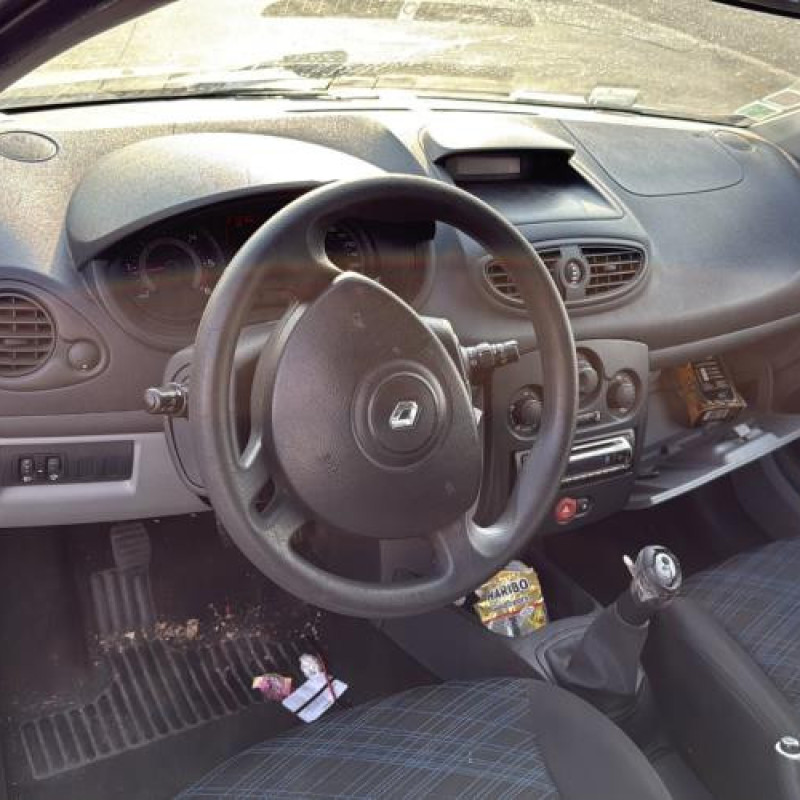 Pretensionneur de ceinture avant droit RENAULT CLIO 3 Photo n°15