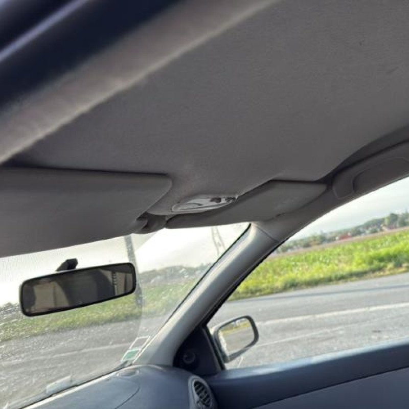 Pretensionneur de ceinture avant droit RENAULT CLIO 3 Photo n°16