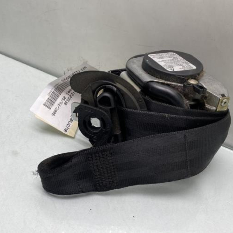 Pretensionneur de ceinture avant gauche VOLKSWAGEN GOLF 5 Photo n°1