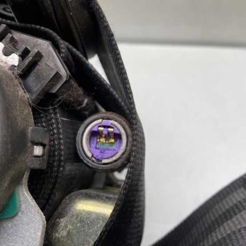 Pretensionneur de ceinture avant gauche VOLKSWAGEN GOLF 5 Photo n°4