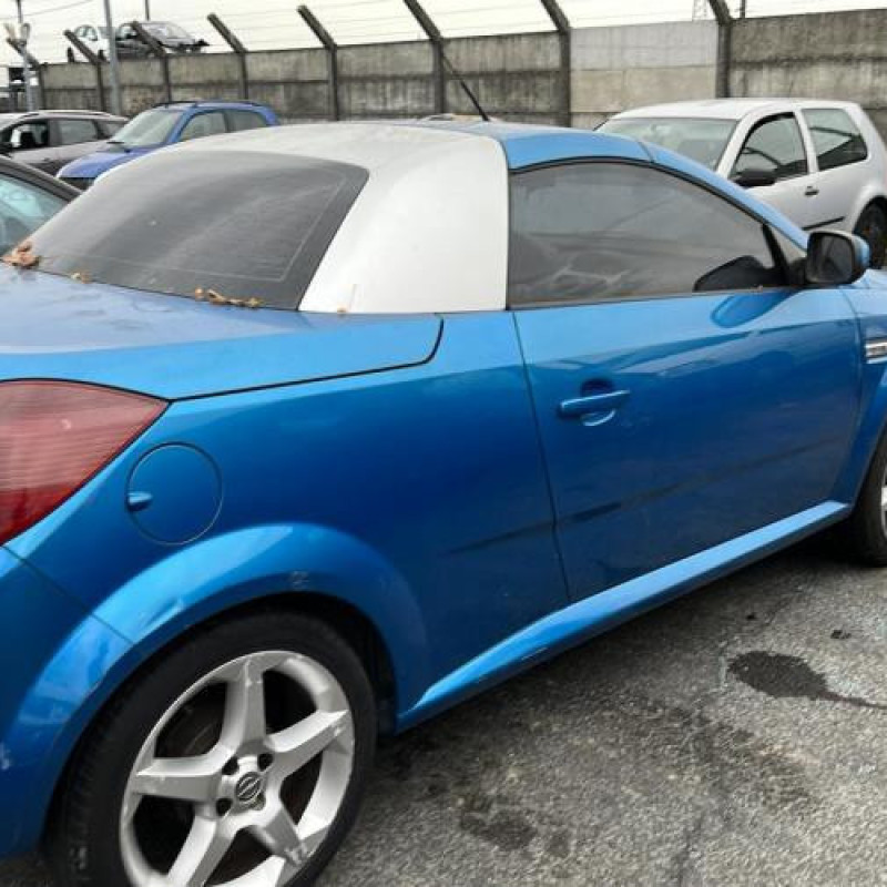 Anti brouillard droit (feux) OPEL TIGRA 2 Photo n°7