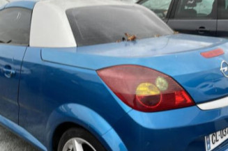 Anti brouillard droit (feux) OPEL TIGRA 2