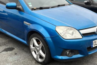 Anti brouillard gauche (feux) OPEL TIGRA 2