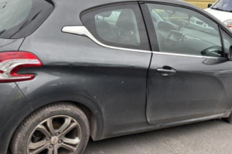 Anti brouillard gauche (feux) PEUGEOT 208 1