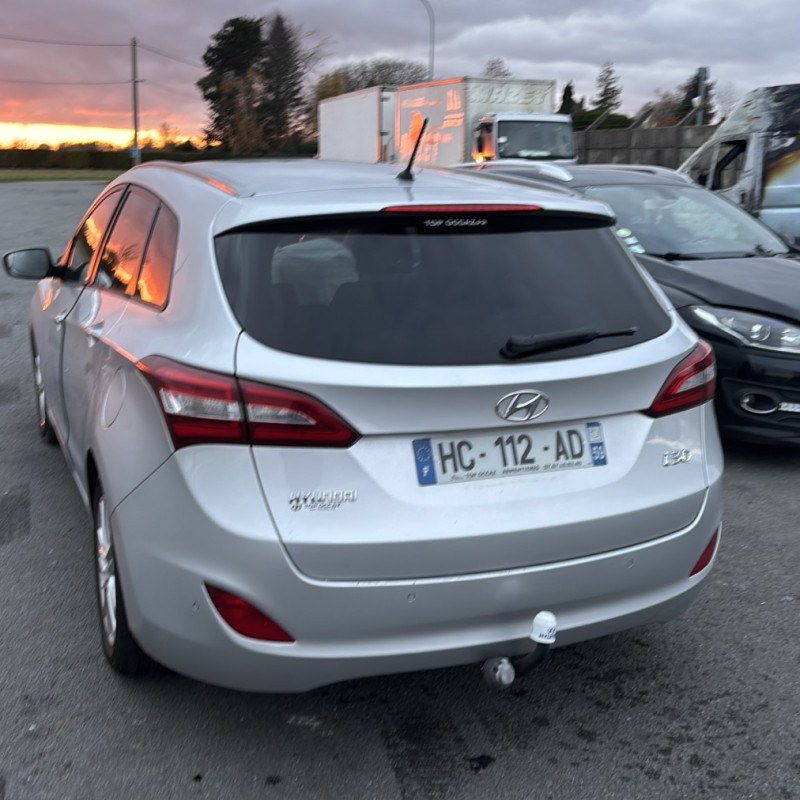 HYUNDAI I 30 2 PHASE 1 BREAK 1.6 CRDI - 16V TURBO Photo n°5