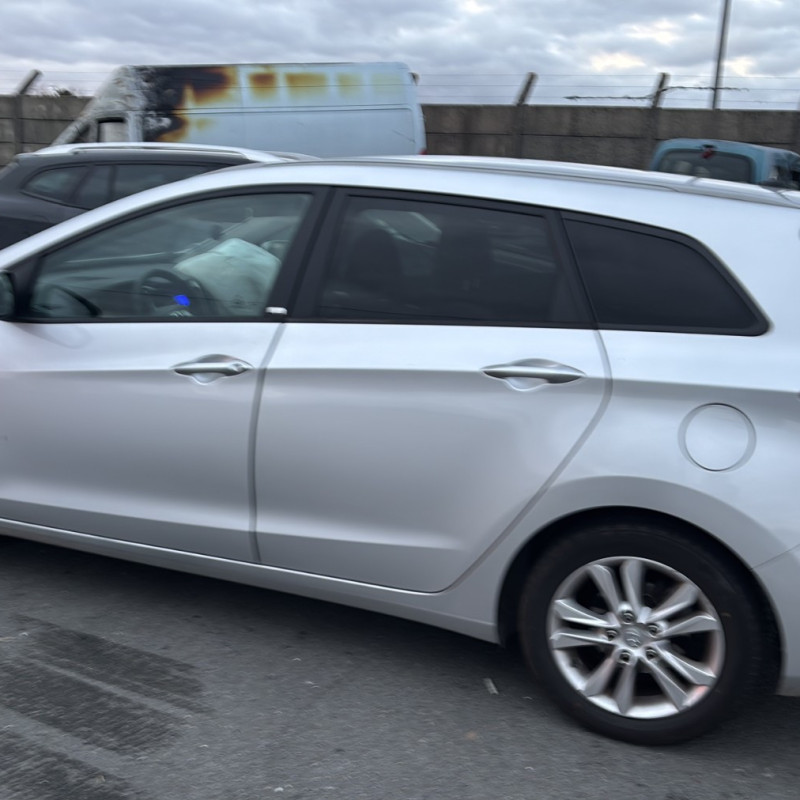 HYUNDAI I 30 2 PHASE 1 BREAK 1.6 CRDI - 16V TURBO Photo n°6