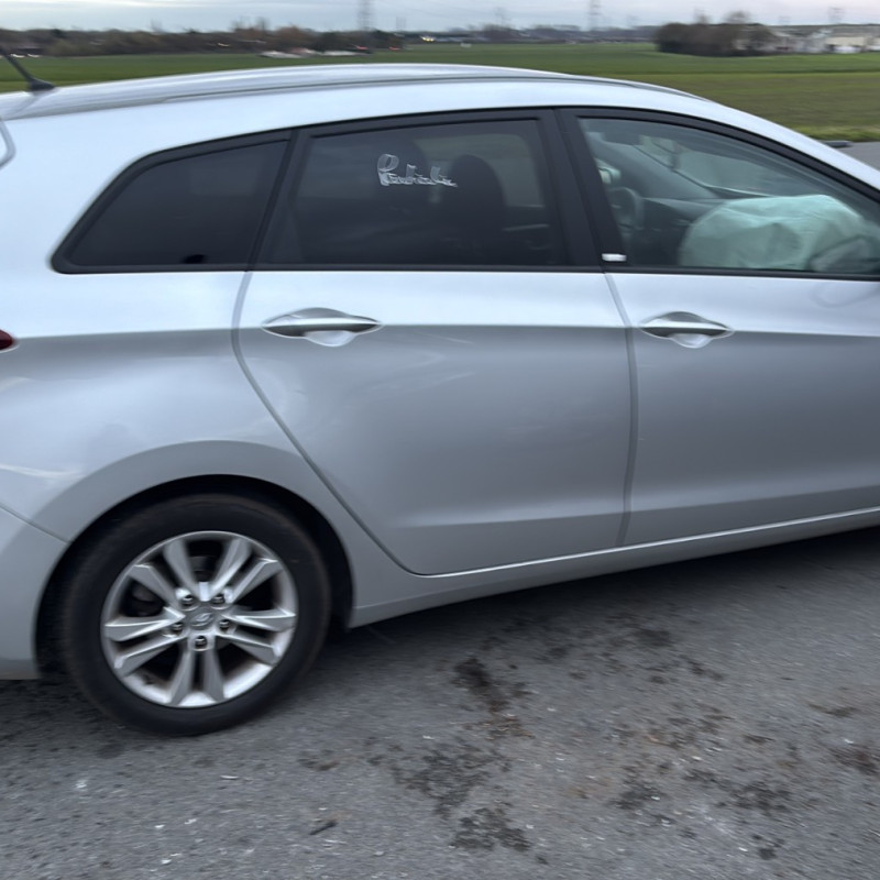 HYUNDAI I 30 2 PHASE 1 BREAK 1.6 CRDI - 16V TURBO Photo n°7