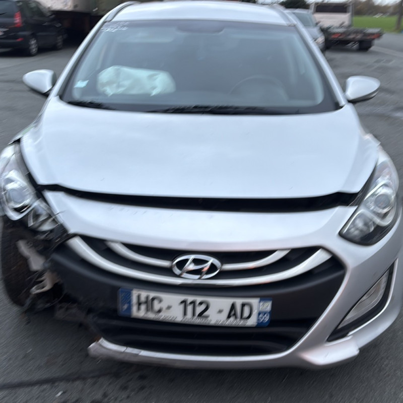 HYUNDAI I 30 2 PHASE 1 BREAK 1.6 CRDI - 16V TURBO Photo n°8