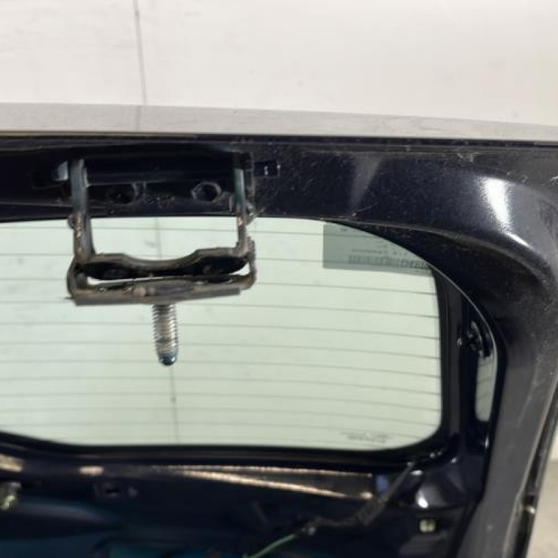 Malle/Hayon arriere FORD FUSION Photo n°7