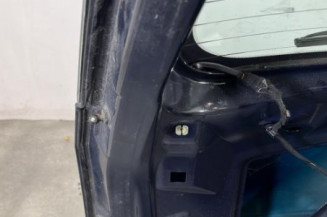 Malle/Hayon arriere FORD FUSION