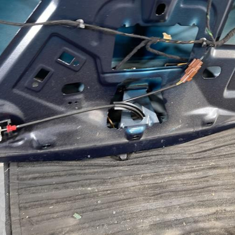 Malle/Hayon arriere FORD FUSION Photo n°10