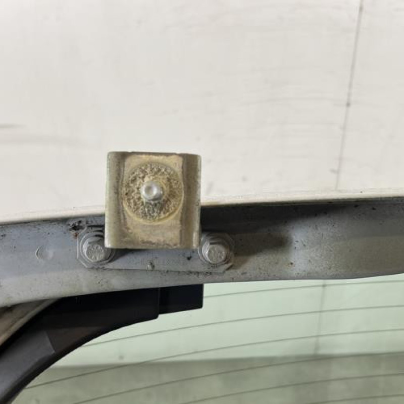 Malle/Hayon arriere RENAULT MEGANE 2 Photo n°8