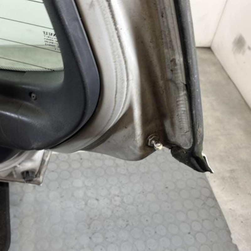 Malle/Hayon arriere RENAULT MEGANE 2 Photo n°10