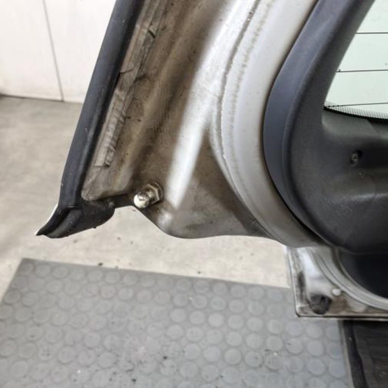 Malle/Hayon arriere RENAULT MEGANE 2 Photo n°11