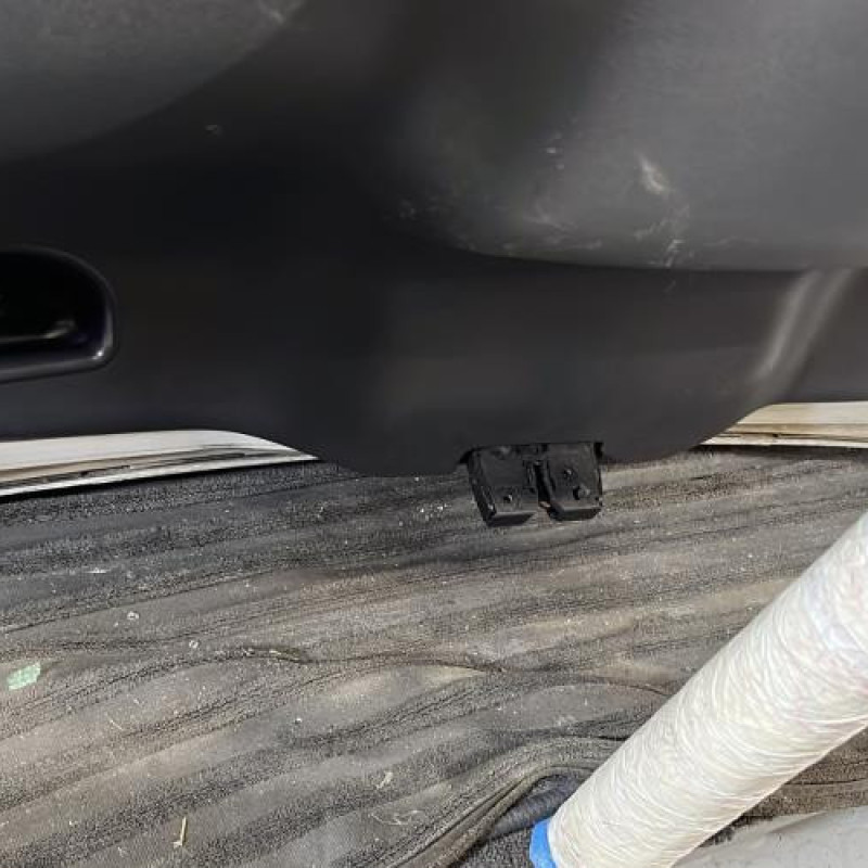 Malle/Hayon arriere RENAULT MEGANE 2 Photo n°12