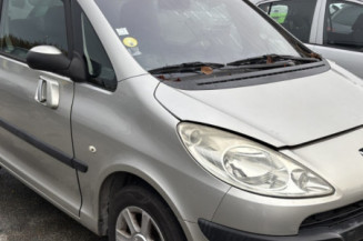 PEUGEOT 1007 1.4i - 8V