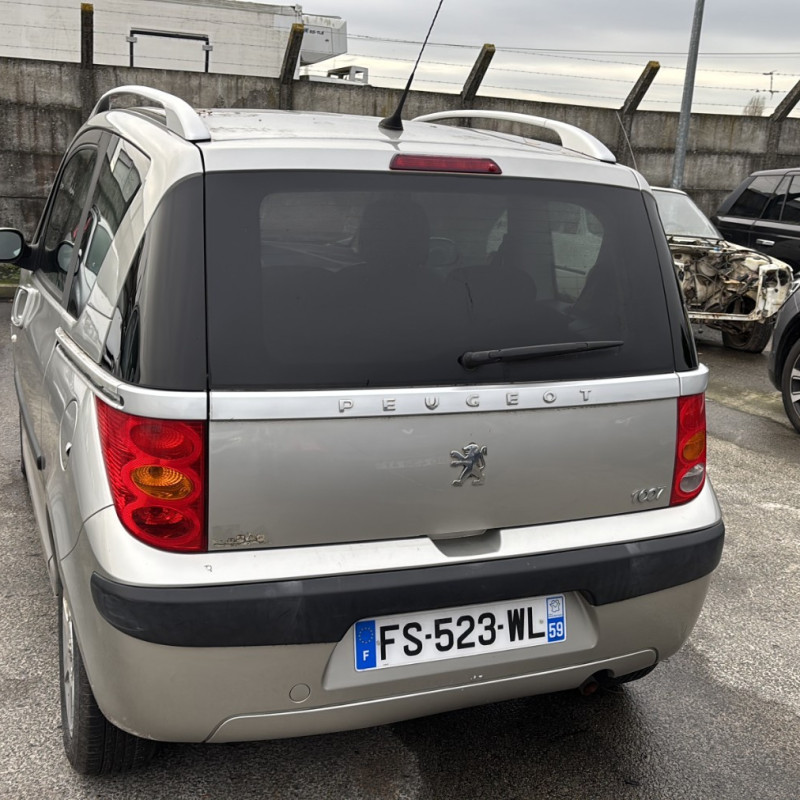 PEUGEOT 1007 1.4i - 8V Photo n°5