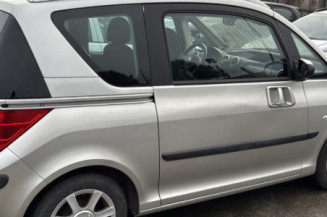 PEUGEOT 1007 1.4i - 8V