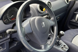 PEUGEOT 1007 1.4i - 8V