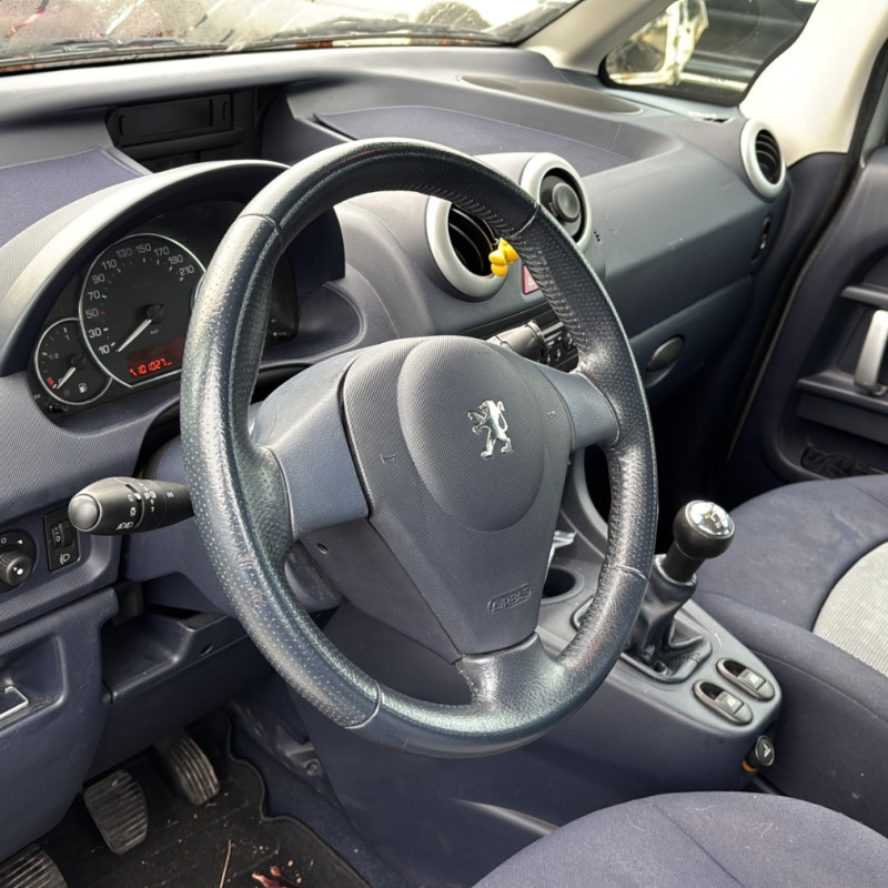 PEUGEOT 1007 1.4i - 8V Photo n°11