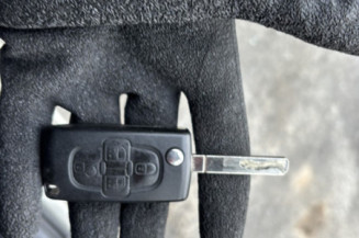 PEUGEOT 1007 1.4i - 8V