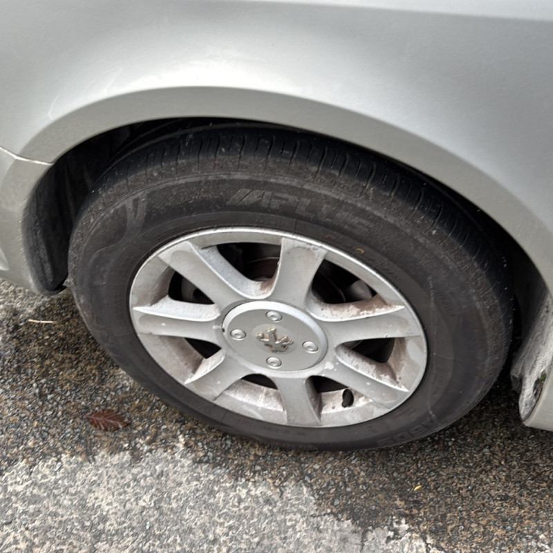 PEUGEOT 1007 1.4i - 8V Photo n°19