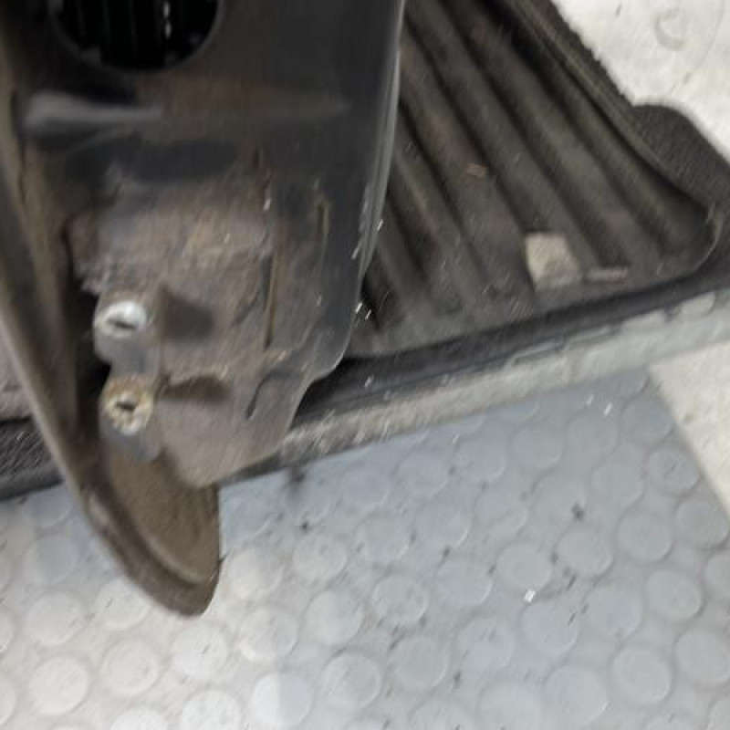 Porte avant droit PEUGEOT 106 Photo n°4