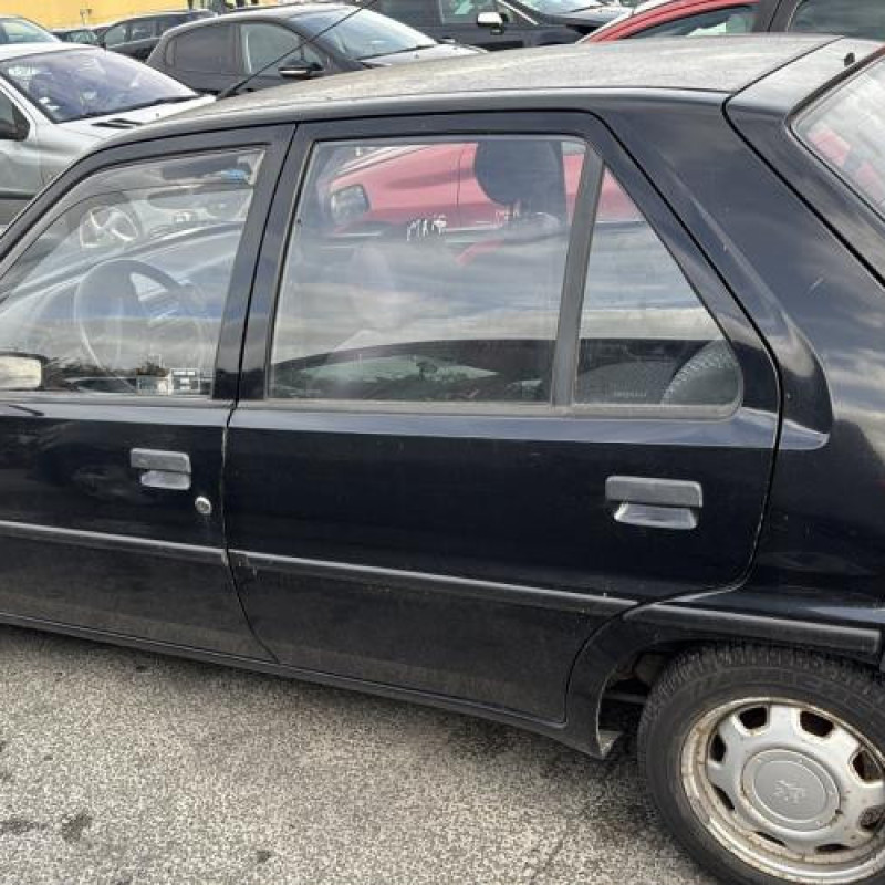 Porte avant droit PEUGEOT 106 Photo n°11