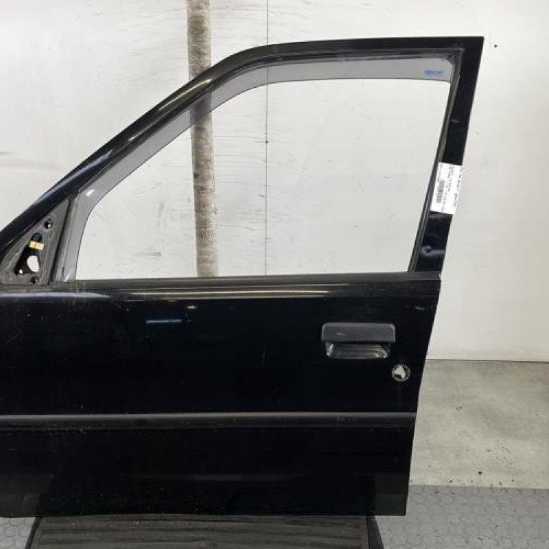 Porte avant gauche PEUGEOT 106 Photo n°1