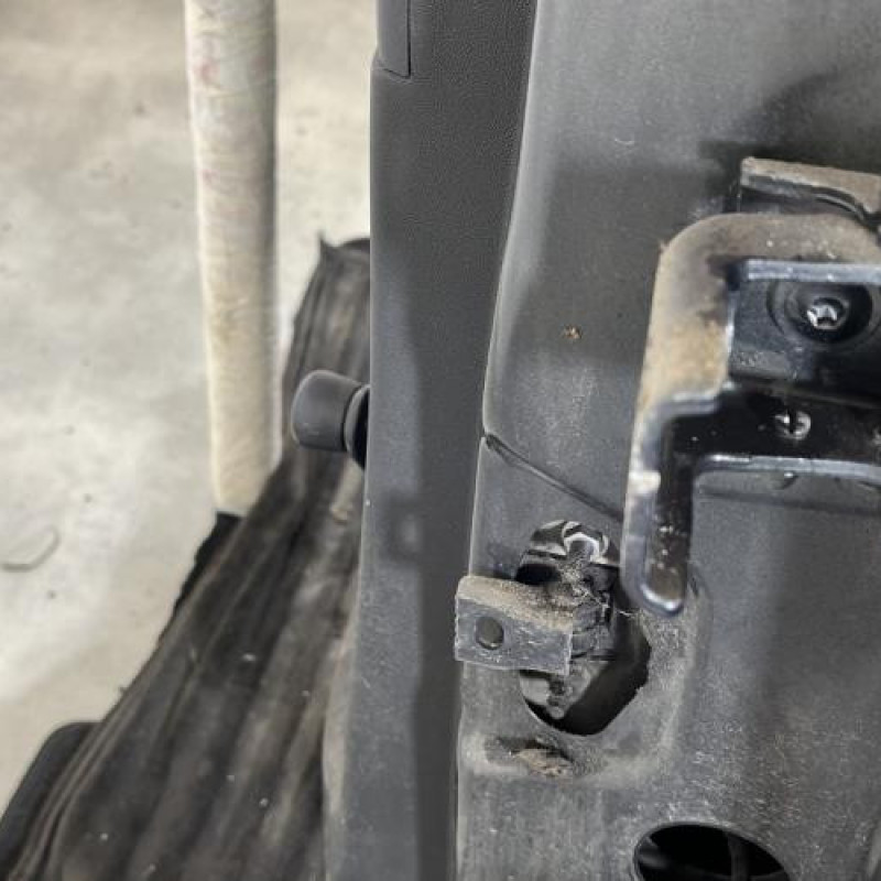 Porte arriere gauche PEUGEOT 208 1 Photo n°5