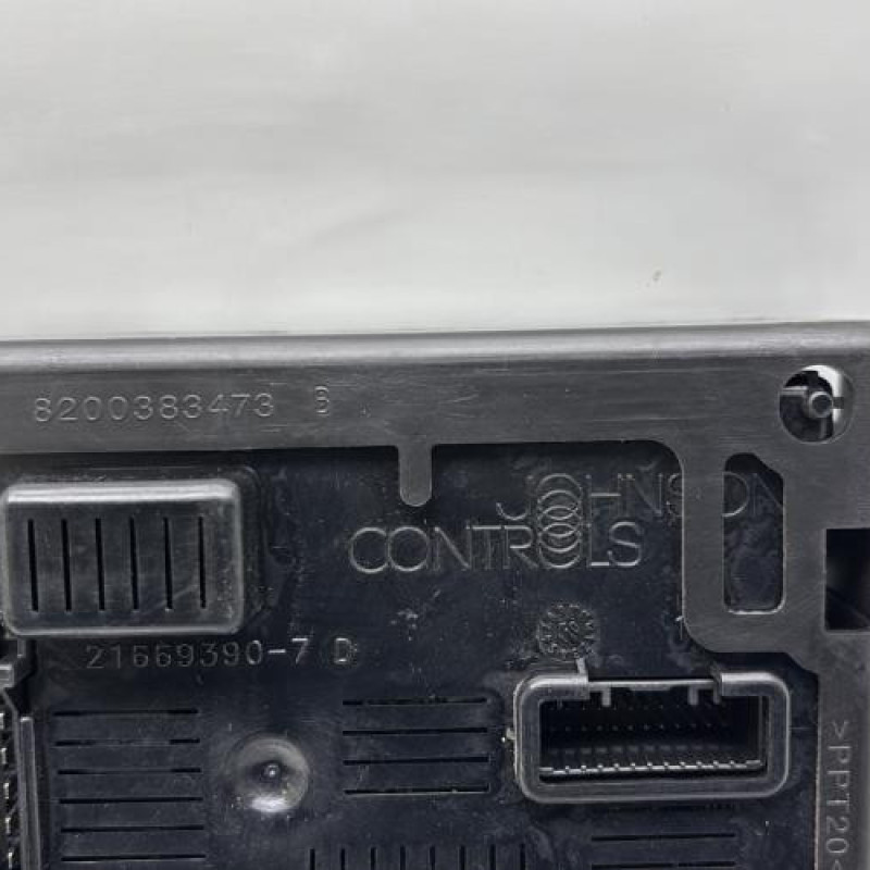 Boitier UCH RENAULT CLIO 3 Photo n°2